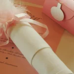 Tischdekoration bei einem Hochzeitstisch